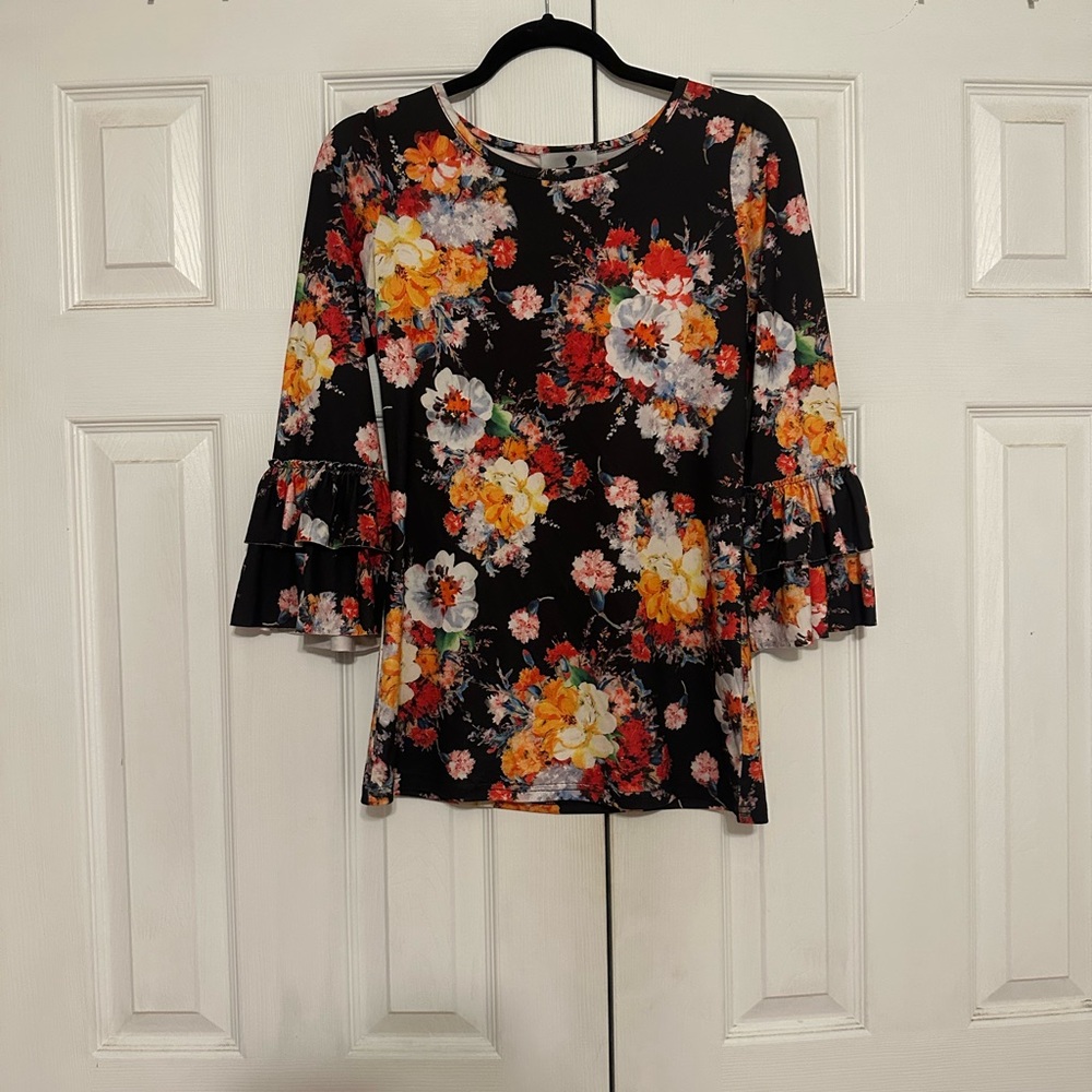 Dainty Jewels layering shirt